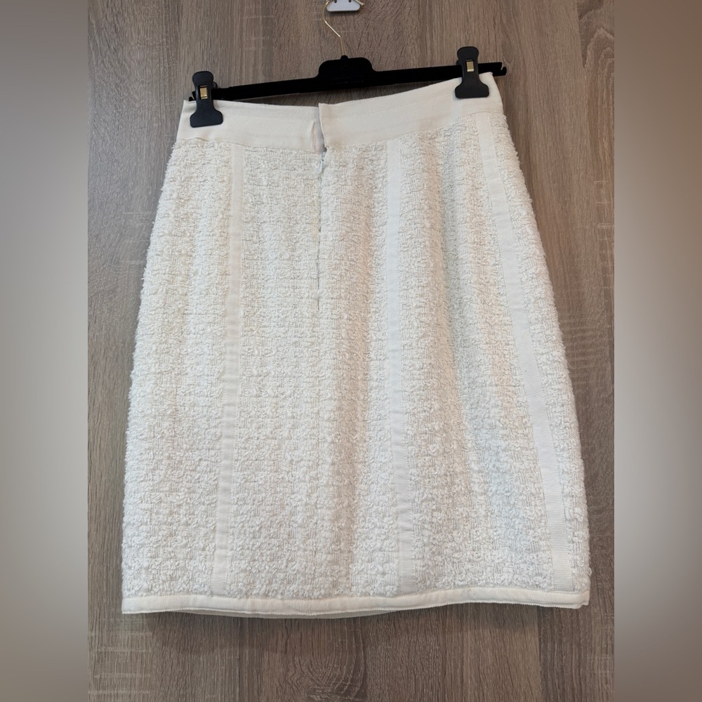 Chanel Boutique vintage skirt suit from the Cruise 1991 collection with a jacket - Picture 8 of 14